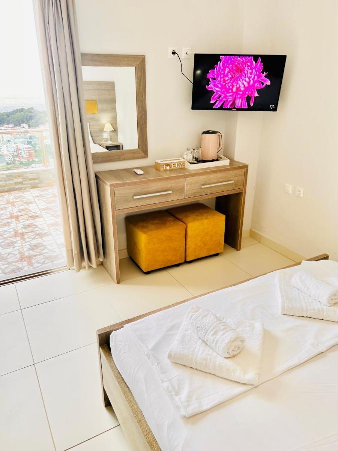 הימארה Mistral Inn מראה חיצוני תמונה